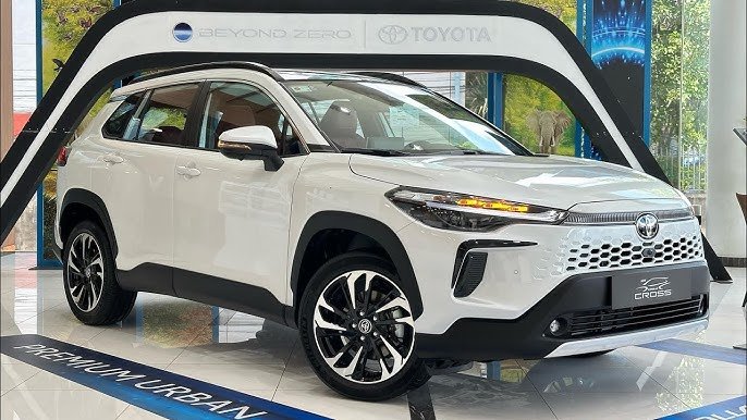 Toyota Corolla, Toyota Corolla 2025, new Corolla launch, 25 KMPL sedan, luxury sedan under budget, affordable premium car, Toyota Corolla EMI, ₹80000 down payment car, best sedan India 2025, Toyota Corolla mileage